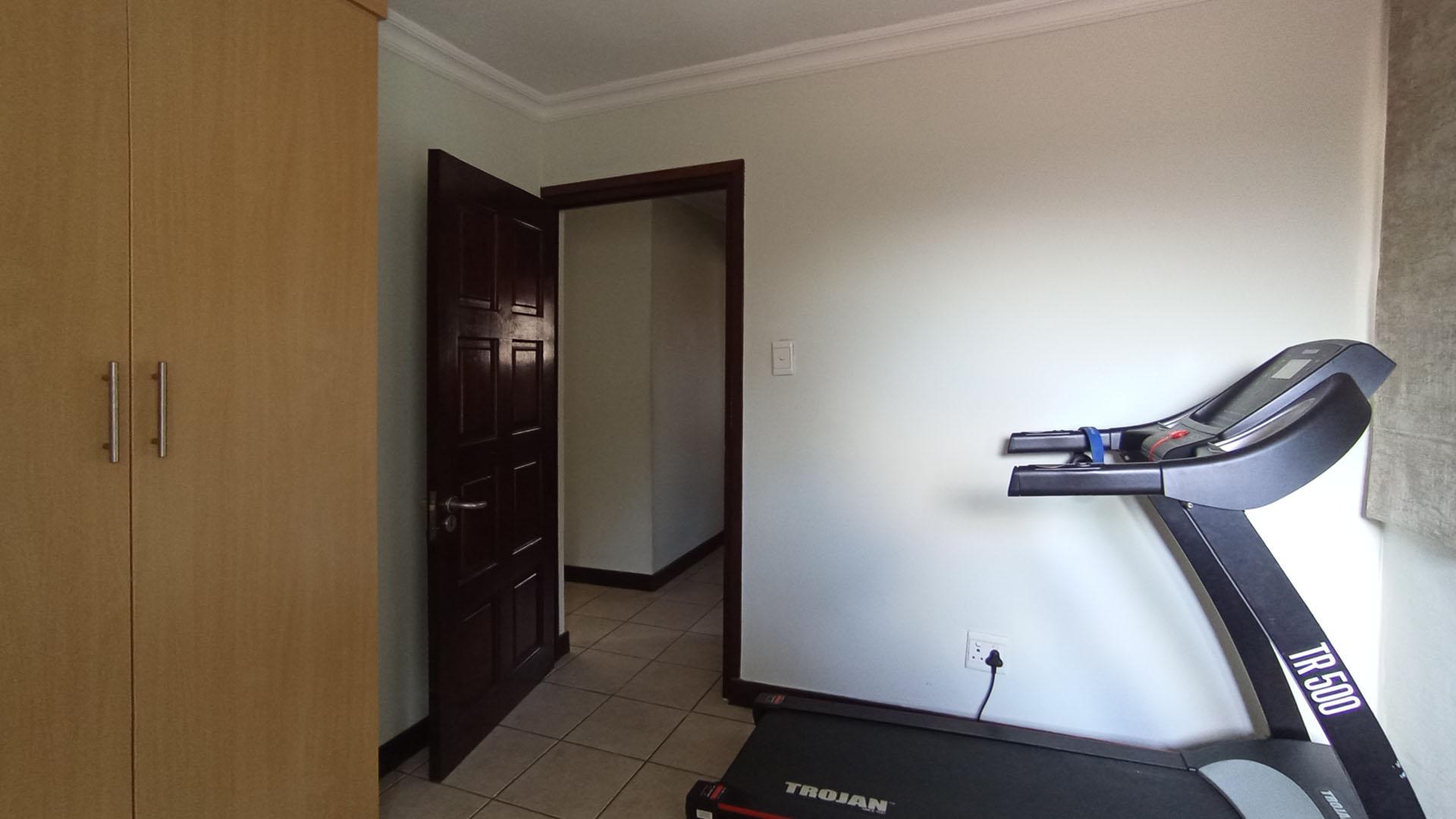 Bed Room 2 - 11 square meters of property in Menlo Park