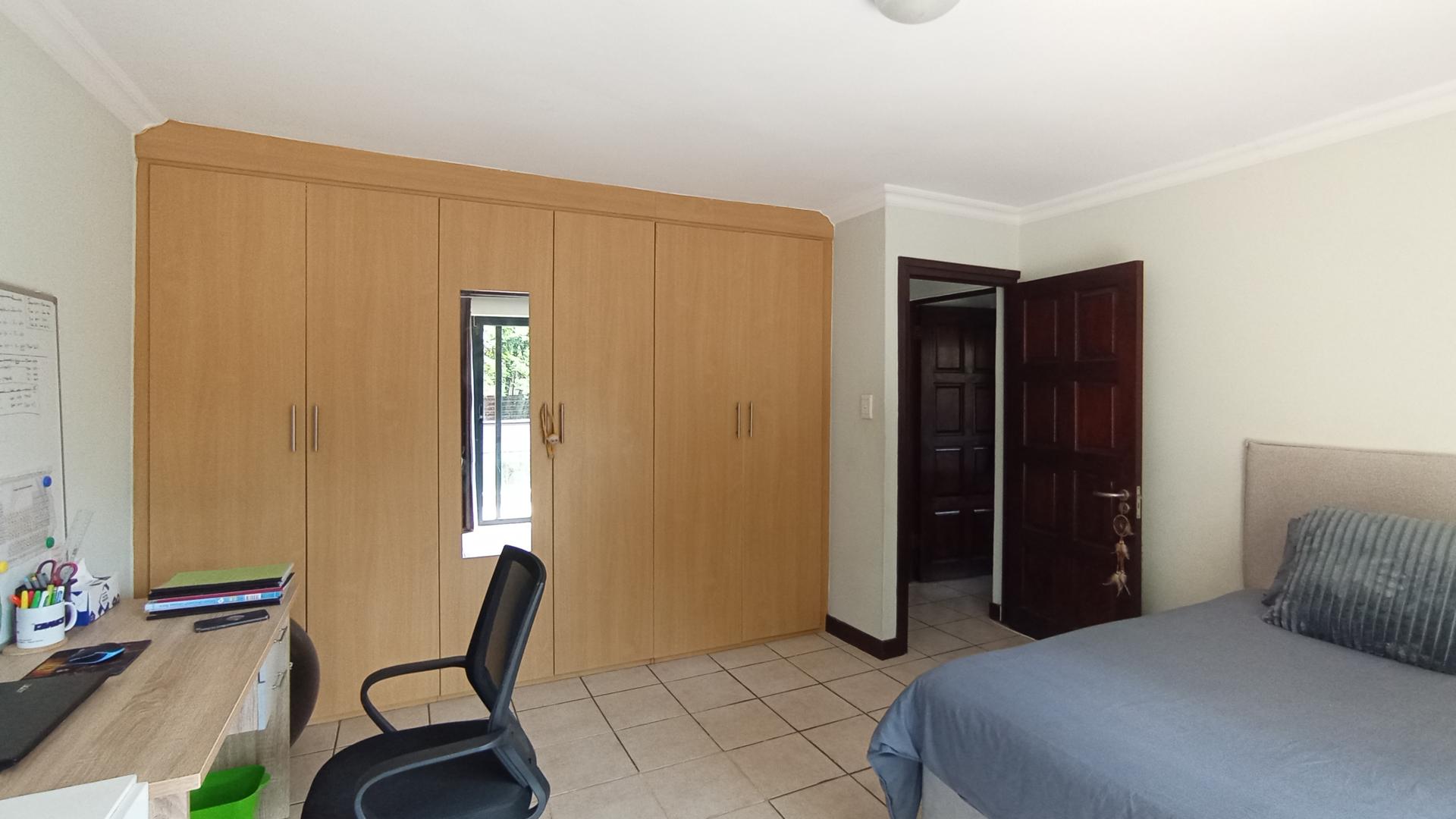Bed Room 4 - 19 square meters of property in Menlo Park