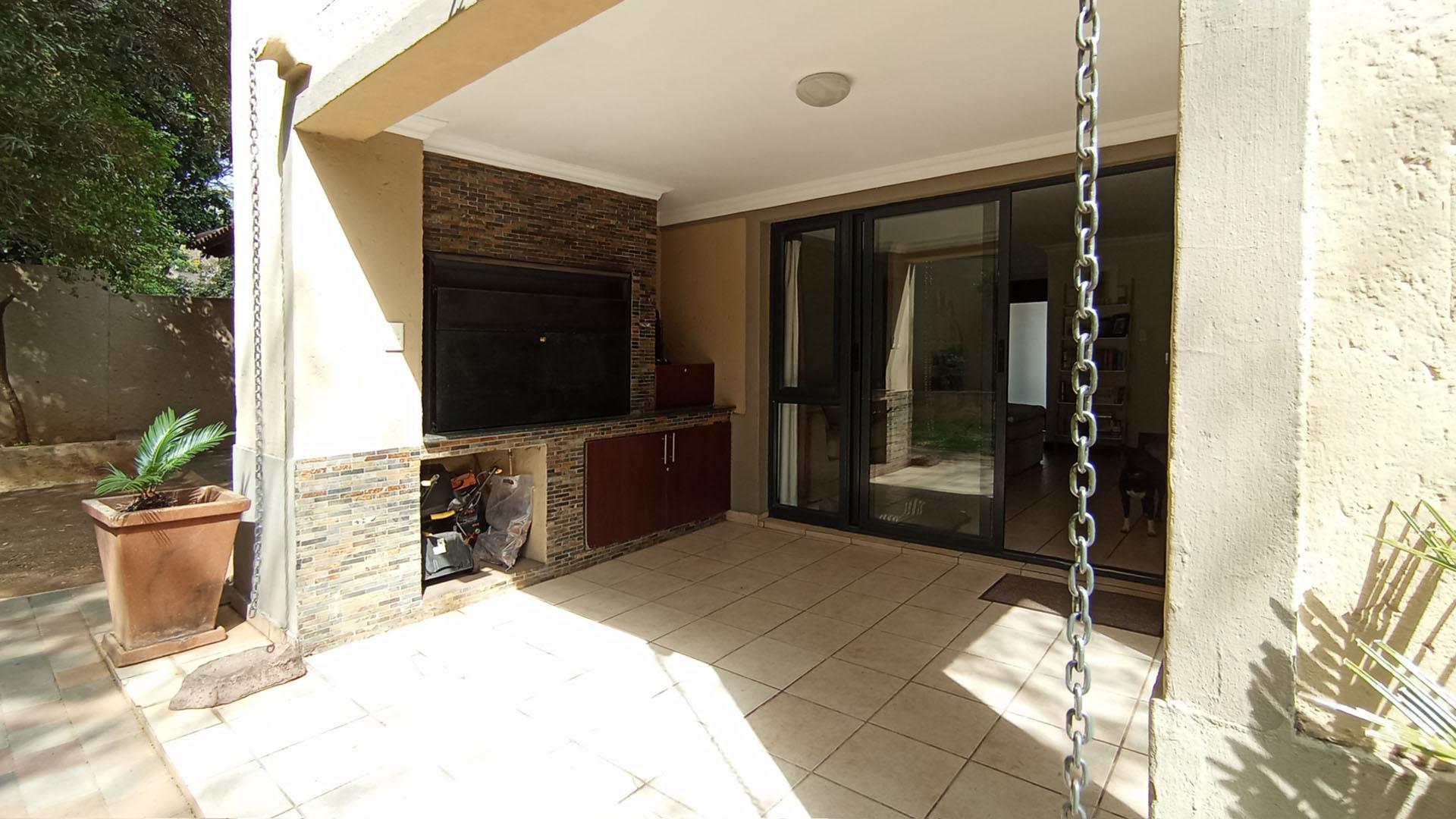 Patio - 11 square meters of property in Menlo Park