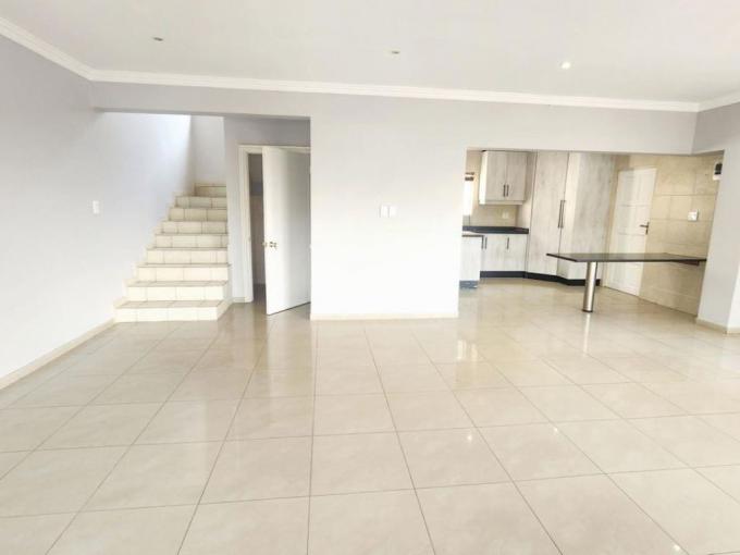 3 Bedroom Duplex for Sale For Sale in Mount Edgecombe  - MR687095