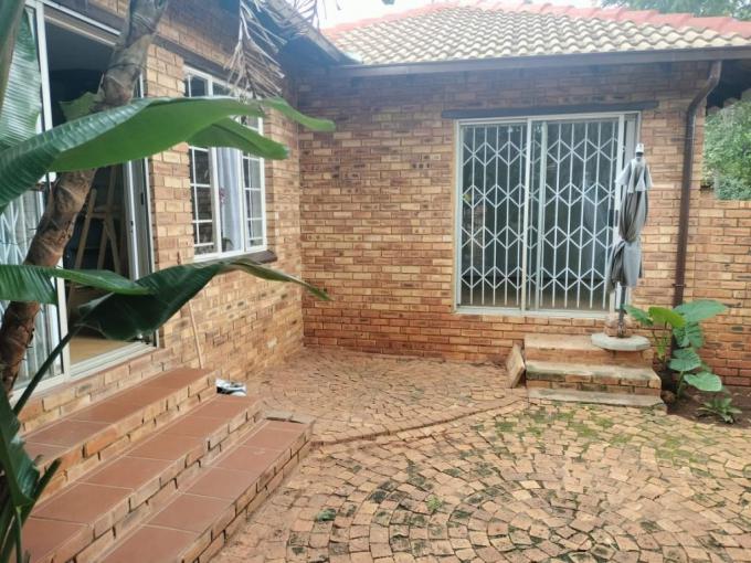 3 Bedroom Simplex to Rent in Safarituine - Property to rent - MR687121