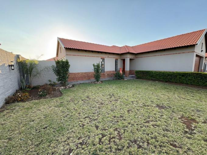 3 Bedroom House for Sale For Sale in Waterkloof (Rustenburg) - MR687122
