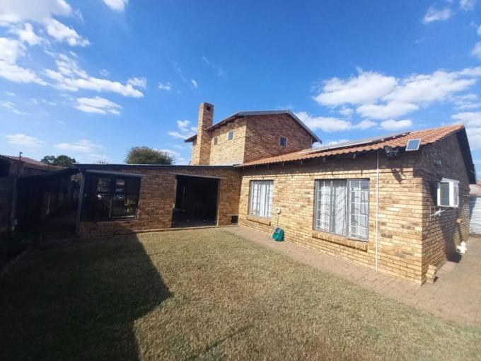 3 Bedroom House for Sale For Sale in Waterval East - MR687125