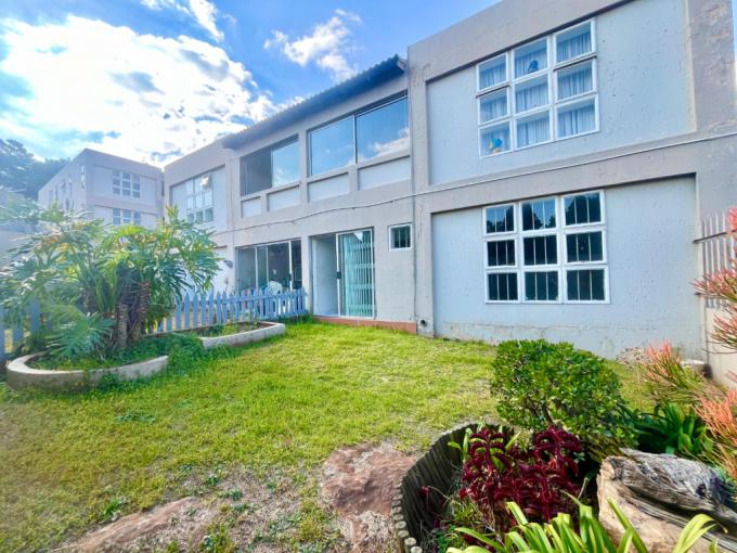 3 Bedroom Simplex for Sale For Sale in Oakdene - MR687180