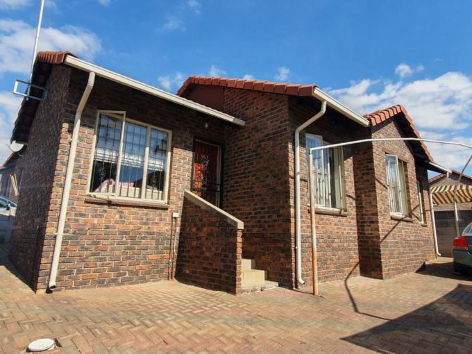 3 Bedroom House for Sale For Sale in Mondeor - MR687184