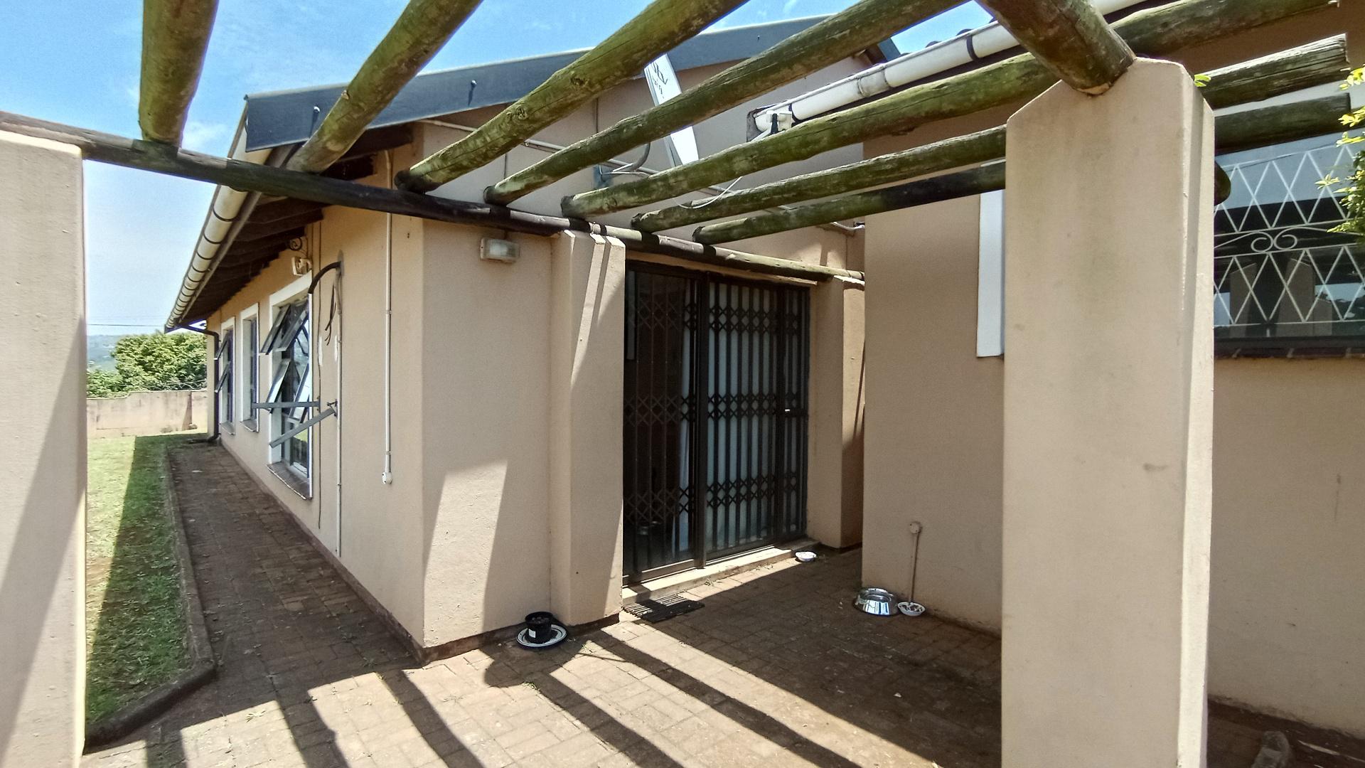 Front View of property in Castlehill