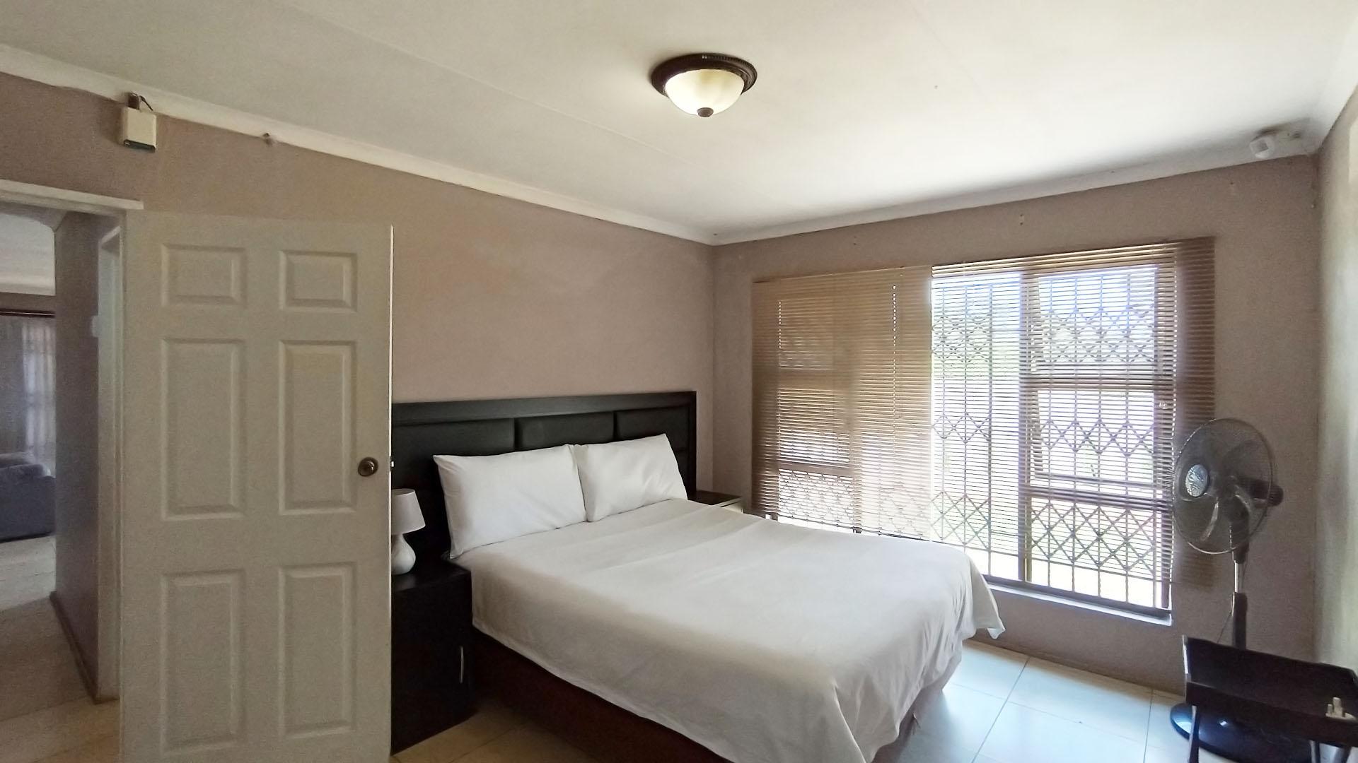 Main Bedroom - 13 square meters of property in Castlehill