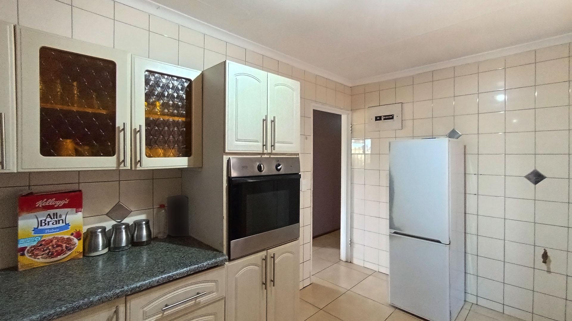 Kitchen - 12 square meters of property in Castlehill