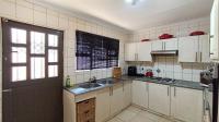 Kitchen - 12 square meters of property in Castlehill