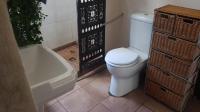 Bathroom 1 of property in Greyton