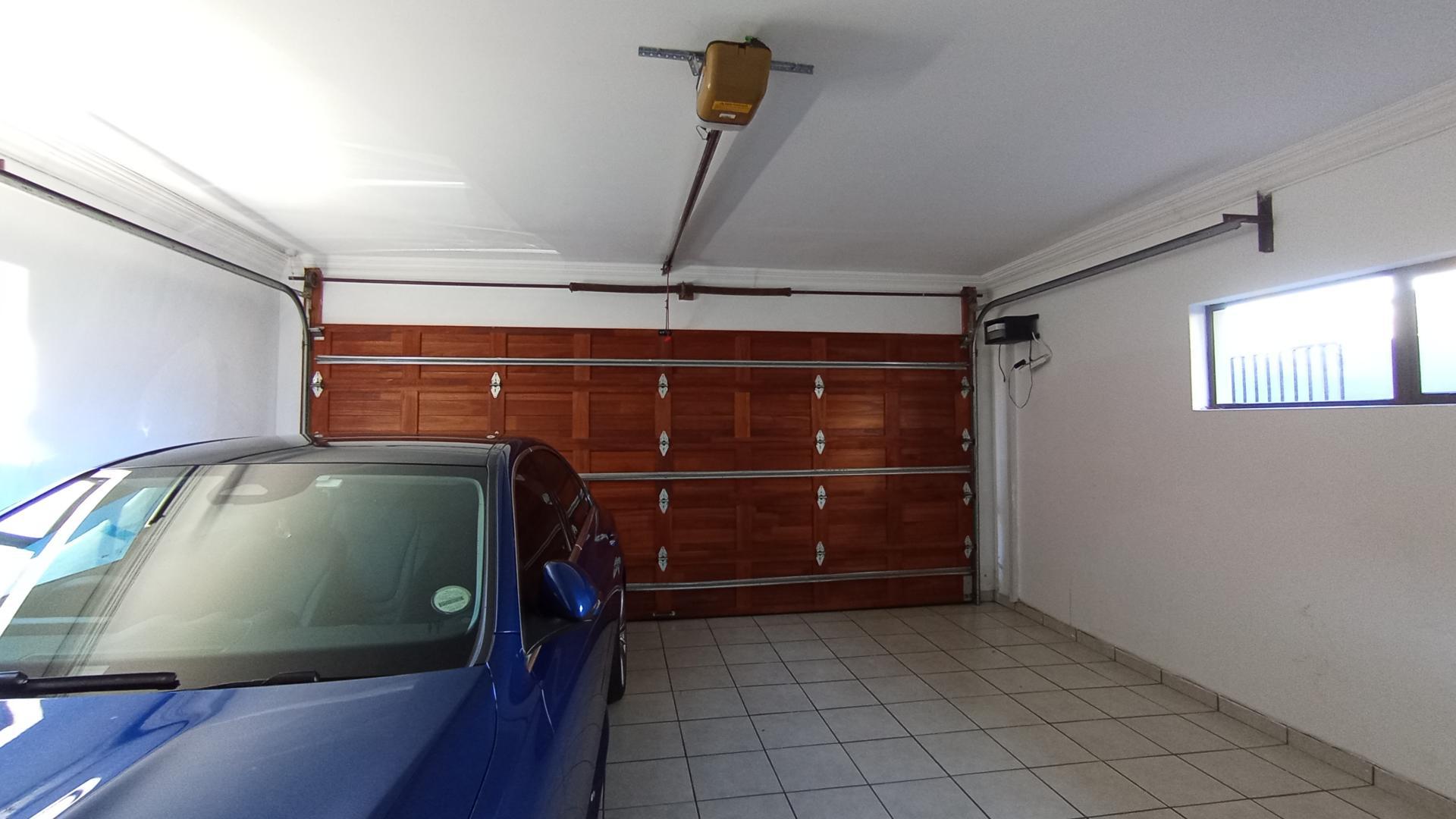 Garage of property in Annlin