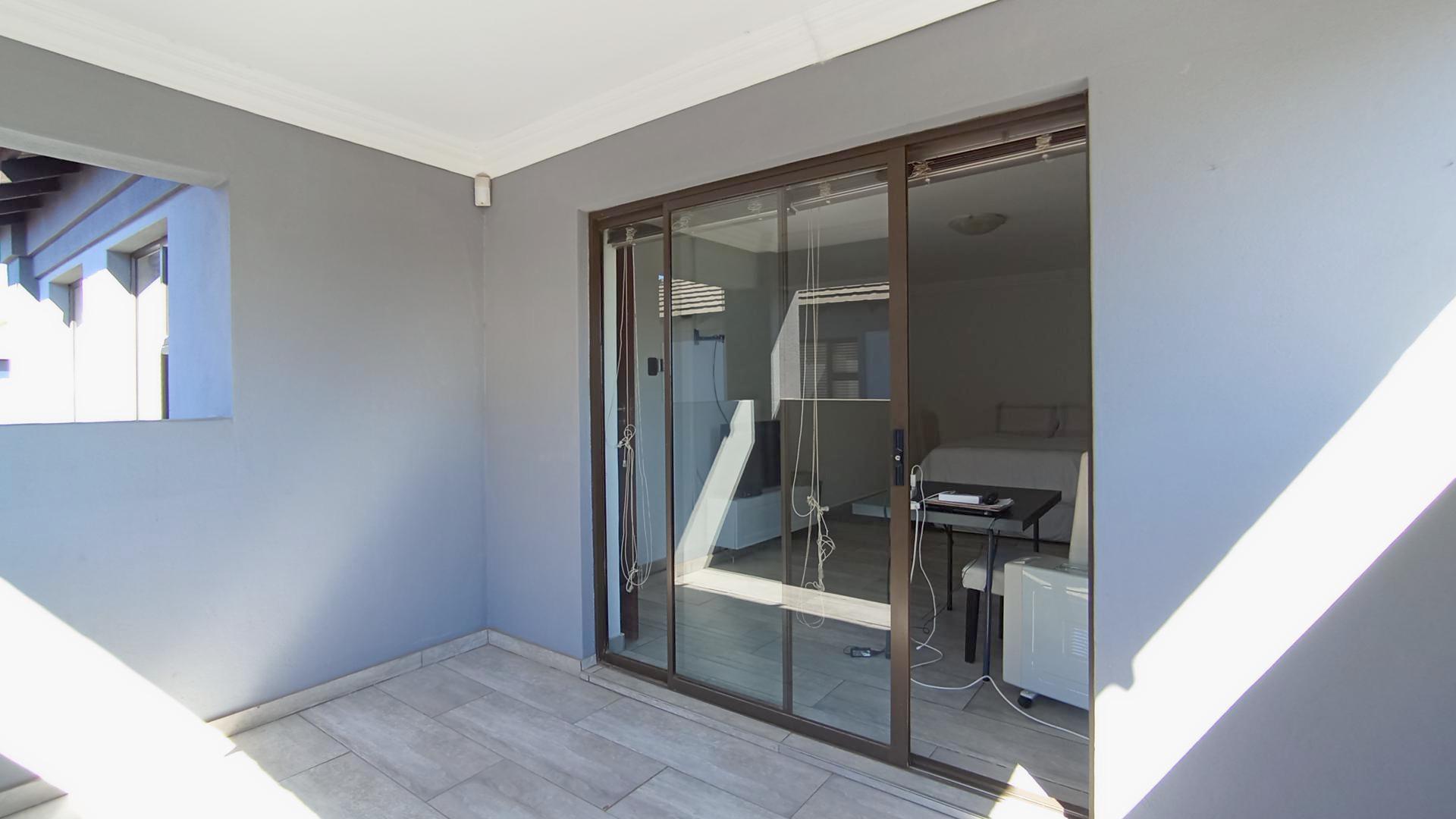 Balcony - 8 square meters of property in Annlin