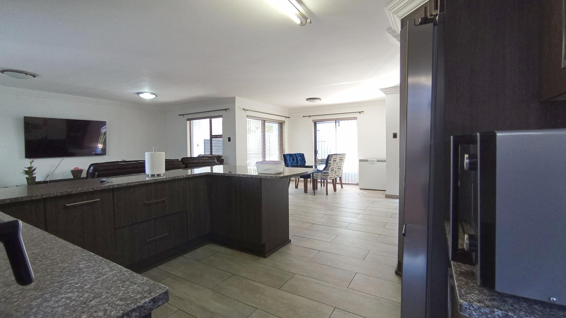 Kitchen - 14 square meters of property in Annlin