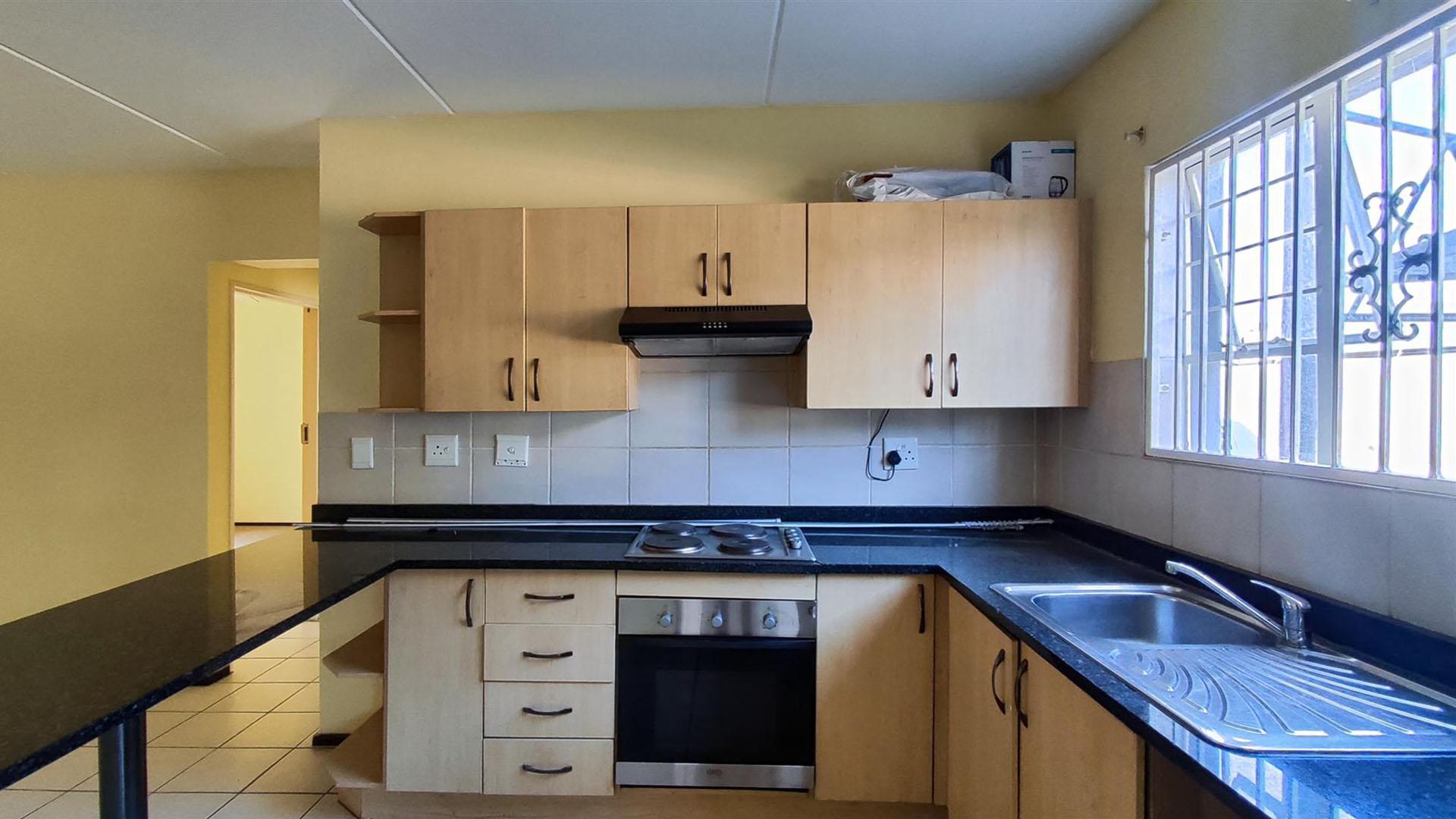 Kitchen - 10 square meters of property in Bardene