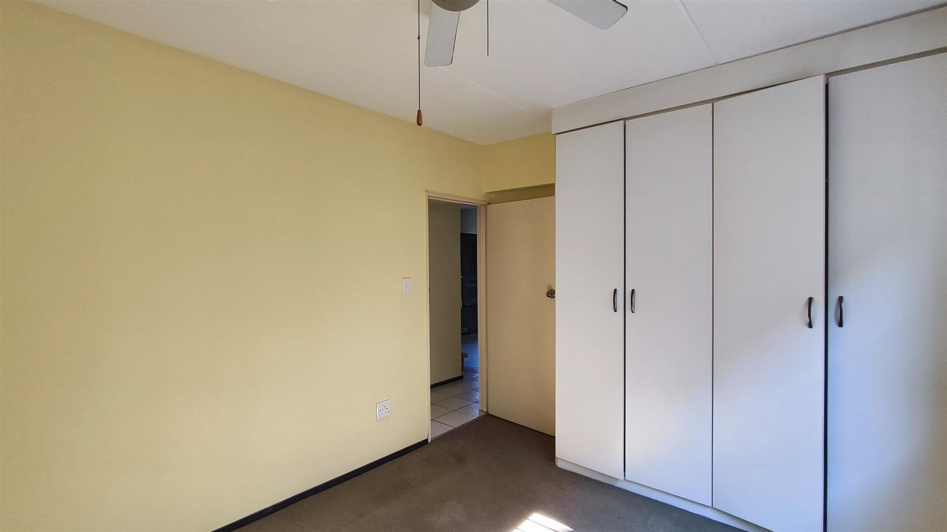 Bed Room 1 - 14 square meters of property in Bardene