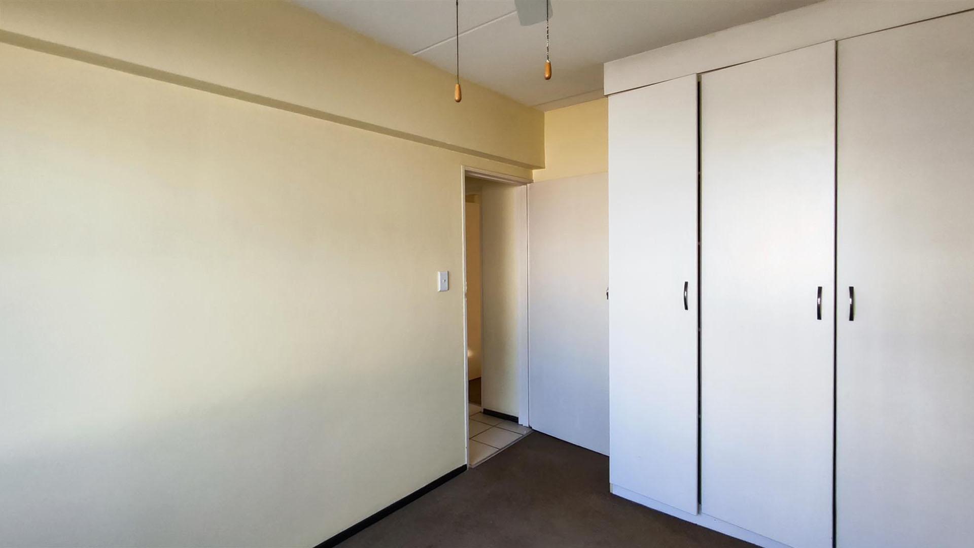 Bed Room 2 - 12 square meters of property in Bardene