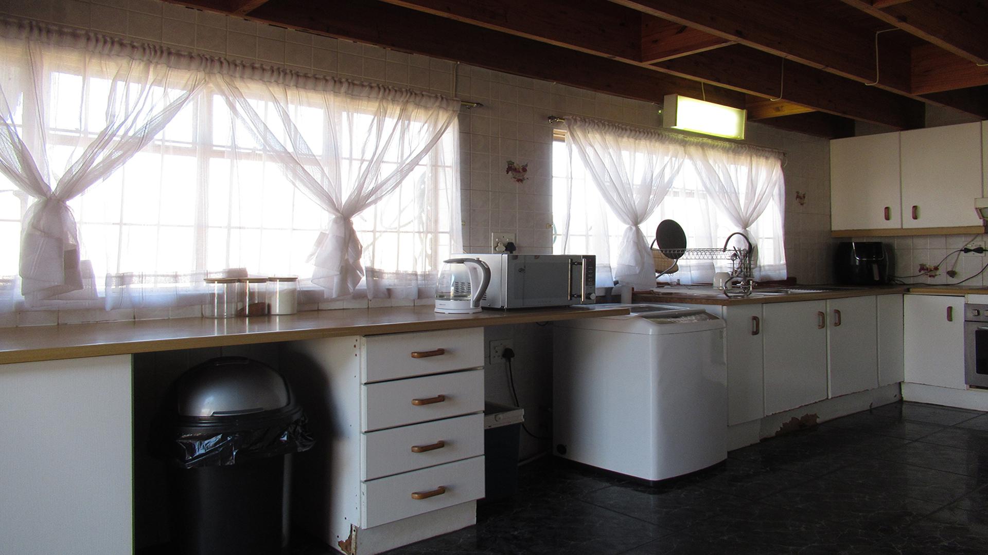 Kitchen - 32 square meters of property in Florida