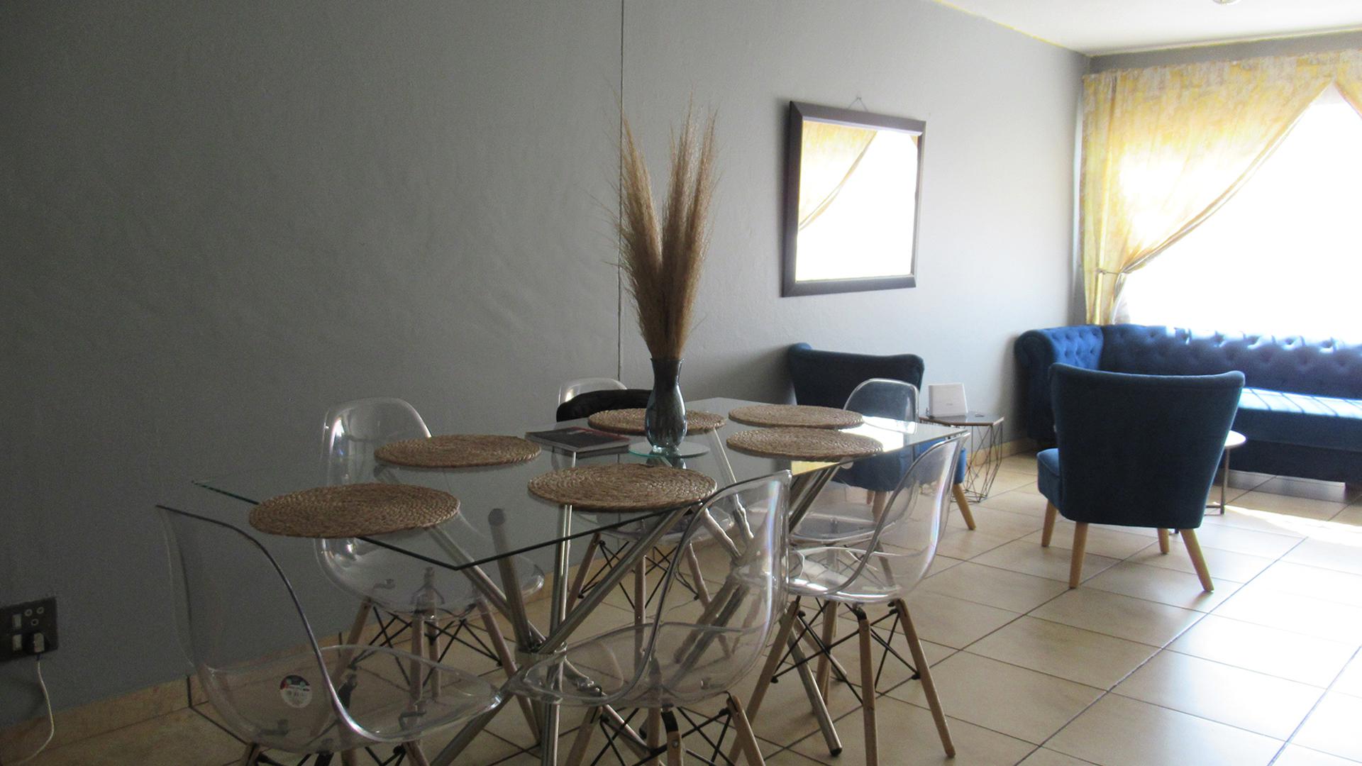 Dining Room - 20 square meters of property in Florida