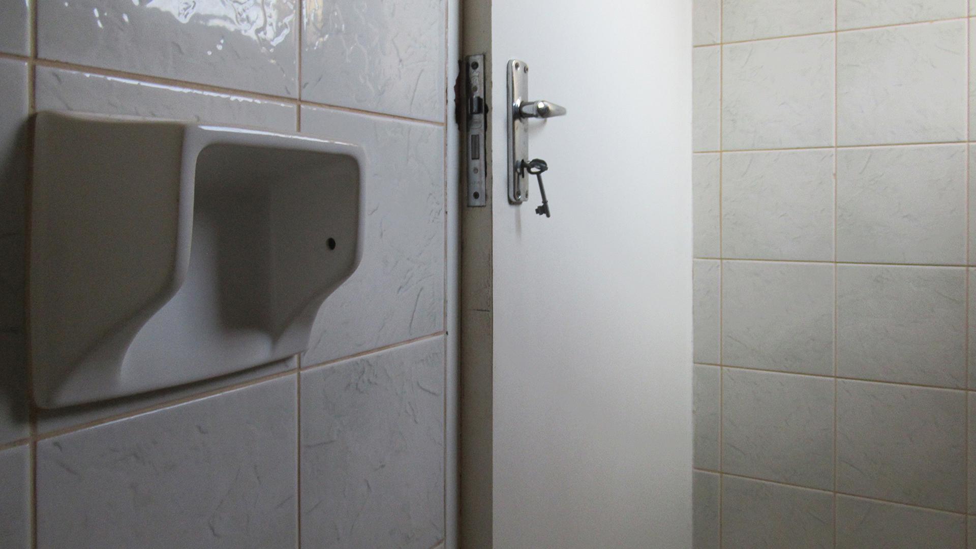 Main Bathroom - 3 square meters of property in Florida