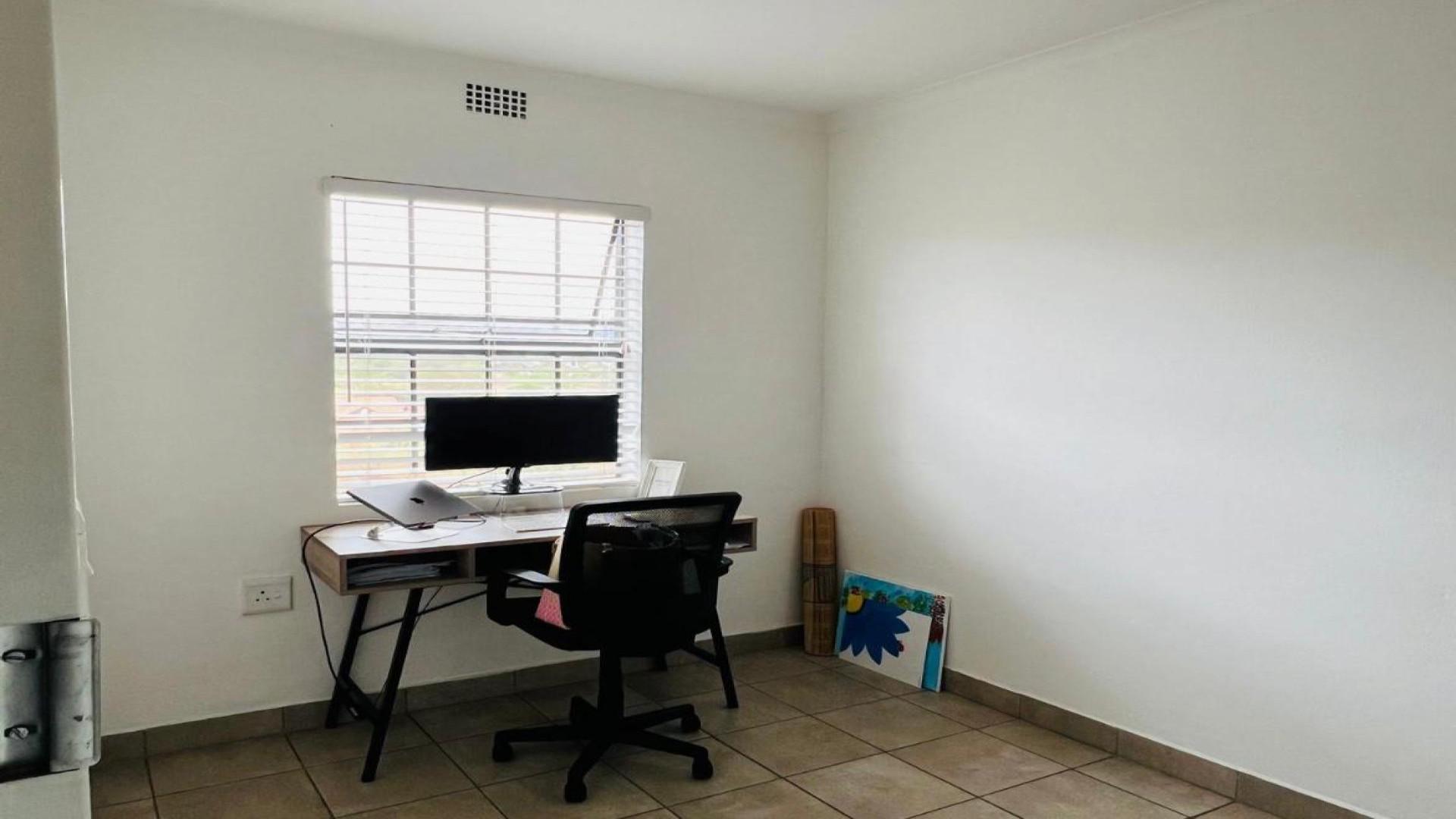 Bed Room 2 of property in Montana Tuine
