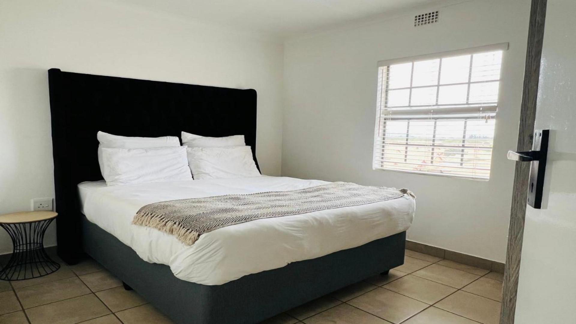 Bed Room 1 of property in Montana Tuine