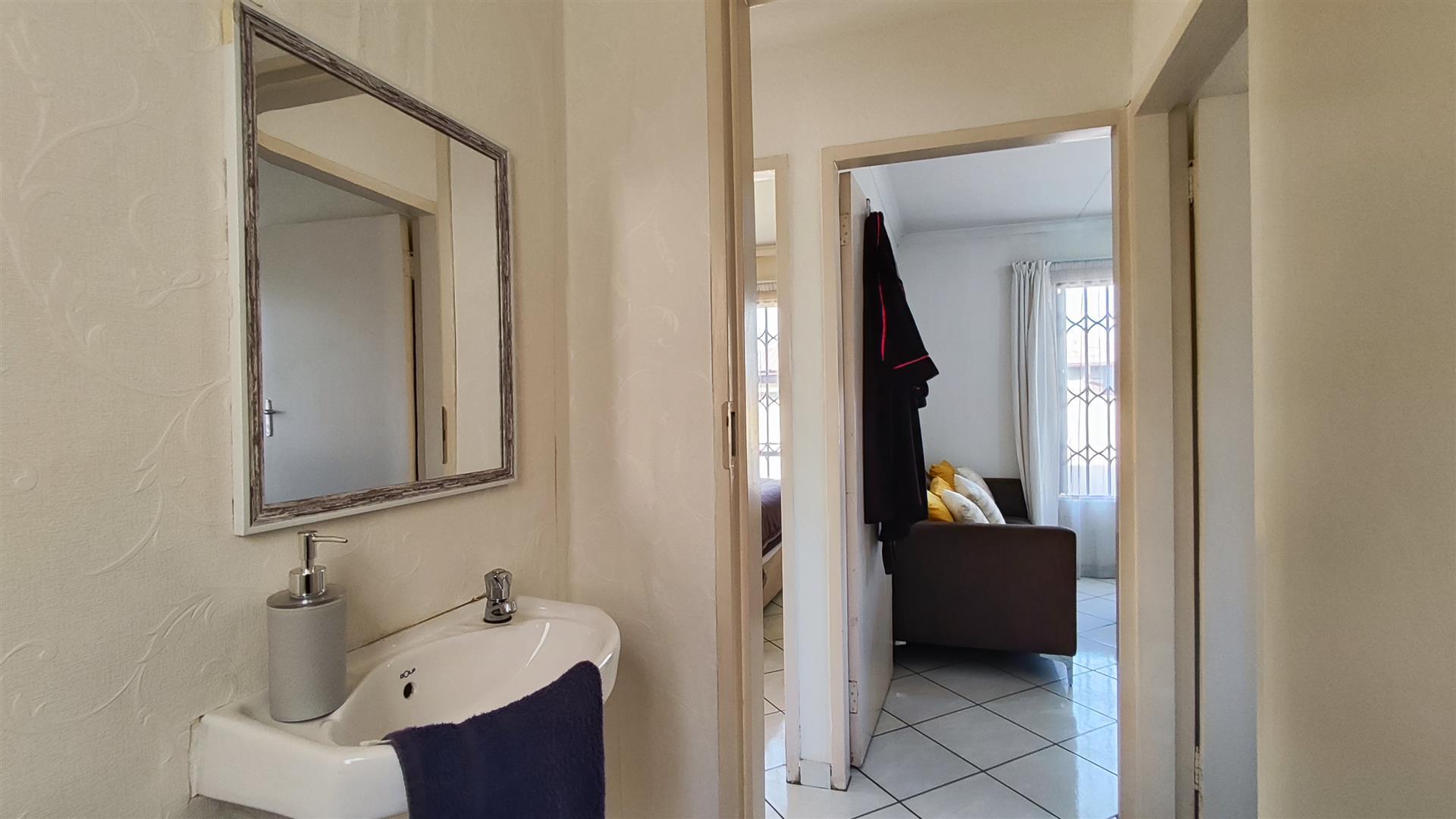 Bathroom 1 - 7 square meters of property in Vereeniging