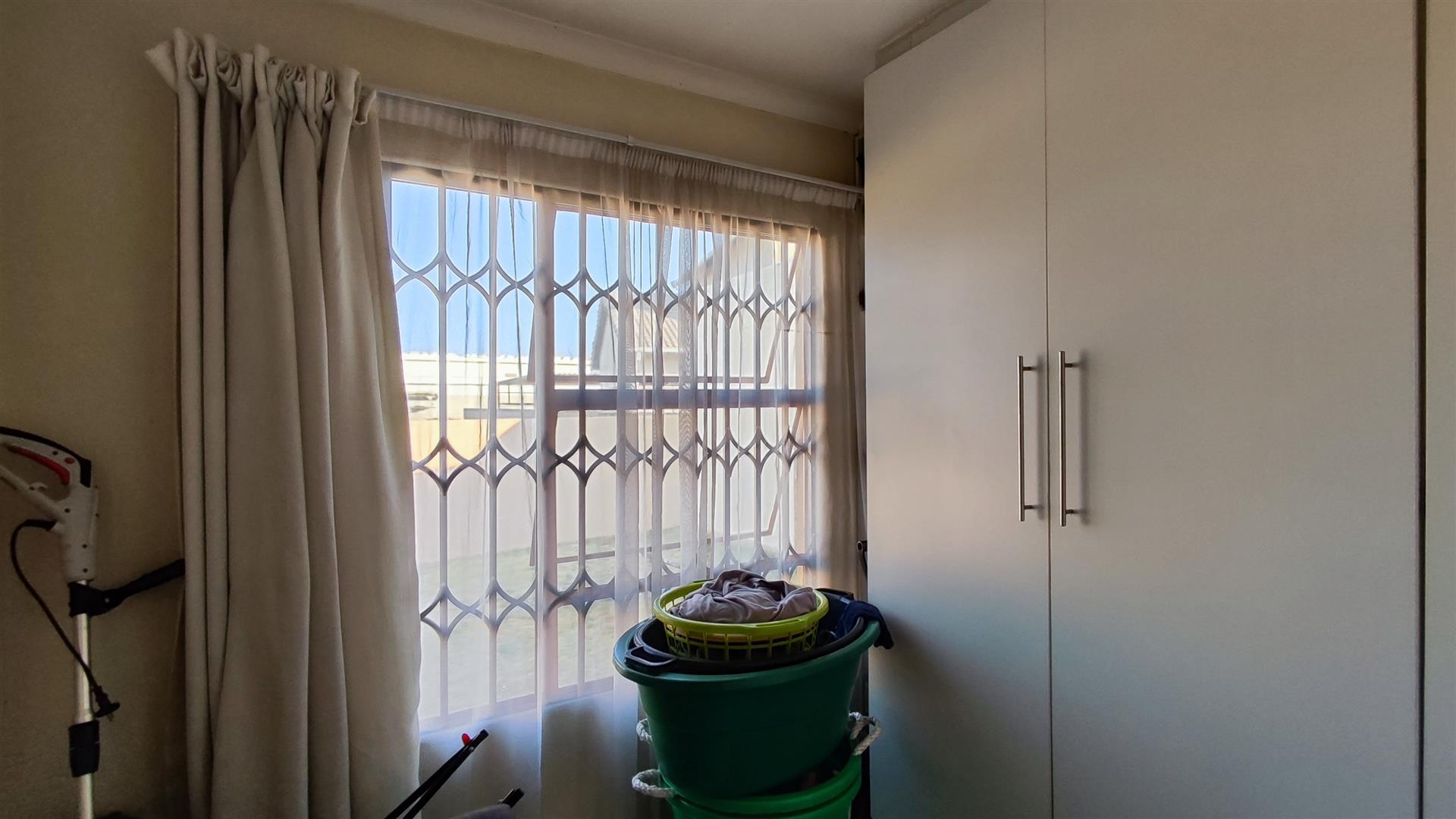 Bed Room 1 - 8 square meters of property in Vereeniging