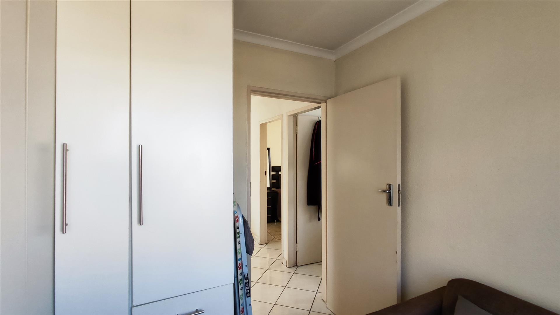 Bed Room 1 - 8 square meters of property in Vereeniging