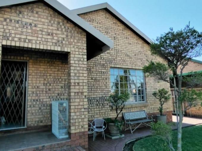 3 Bedroom Duplex for Sale For Sale in Reyno Ridge - MR687312