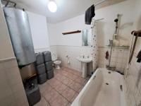  of property in Die Hoewes