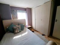  of property in Die Hoewes
