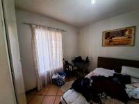  of property in Die Hoewes