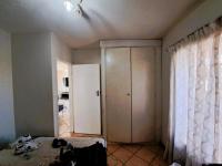 of property in Die Hoewes