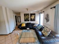  of property in Die Hoewes