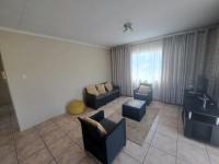  of property in Die Hoewes