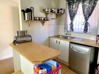  of property in Die Hoewes
