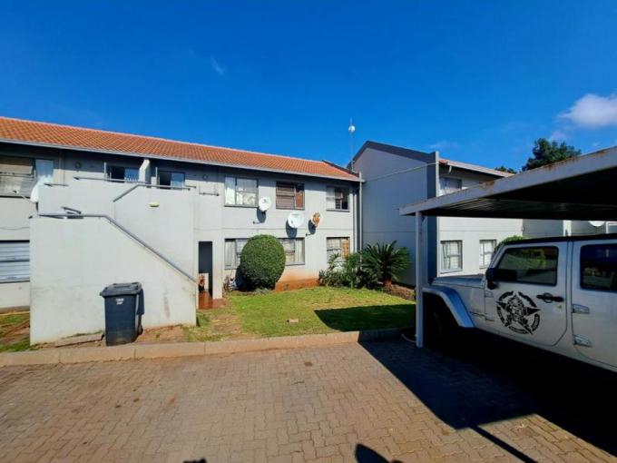 3 Bedroom Apartment for Sale For Sale in Die Hoewes - MR687325