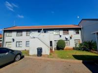  of property in Die Hoewes