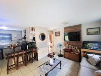  of property in Die Hoewes