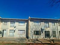  of property in Die Hoewes