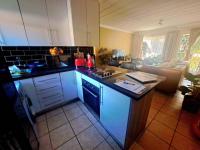  of property in Die Hoewes