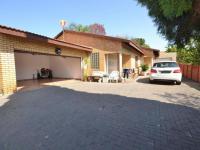 6 Bedroom 4 Bathroom House for Sale for sale in Heuweloord