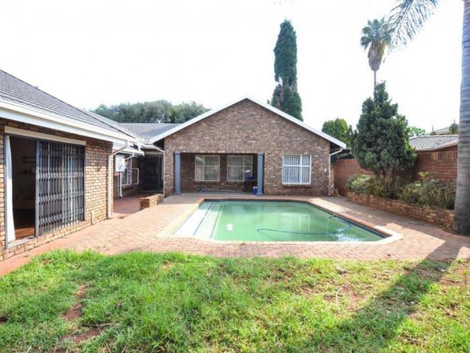 5 Bedroom House for Sale For Sale in Heuweloord - MR687333