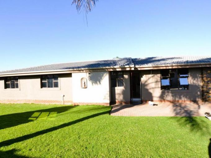 3 Bedroom House for Sale For Sale in Heuweloord - MR687334