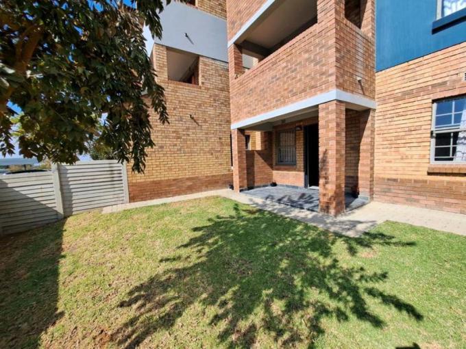 2 Bedroom Apartment for Sale For Sale in Heuweloord - MR687339