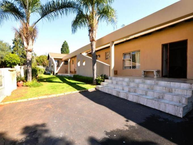 5 Bedroom House for Sale For Sale in Heuweloord - MR687341