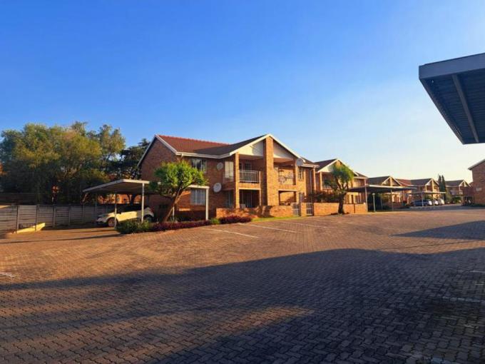 2 Bedroom Apartment for Sale For Sale in Highveld - MR687347
