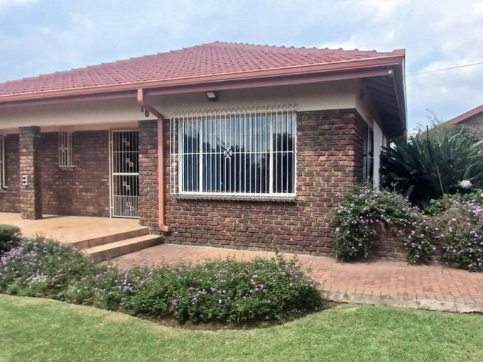 4 Bedroom House for Sale For Sale in Del Judor - MR687361