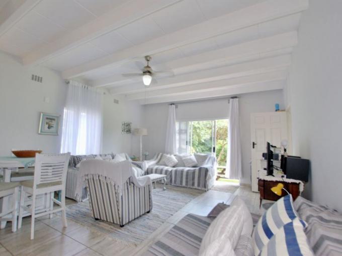 2 Bedroom Apartment for Sale For Sale in Umkomaas - MR687389