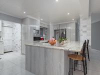  of property in Glenvista